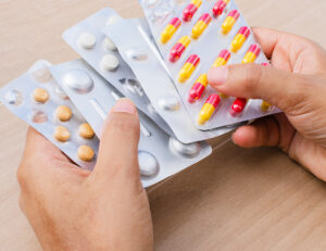 江戸川区•船堀の歯医者、中山歯科医院で入れ歯を外すと歯ぐきが痛む原因を解説